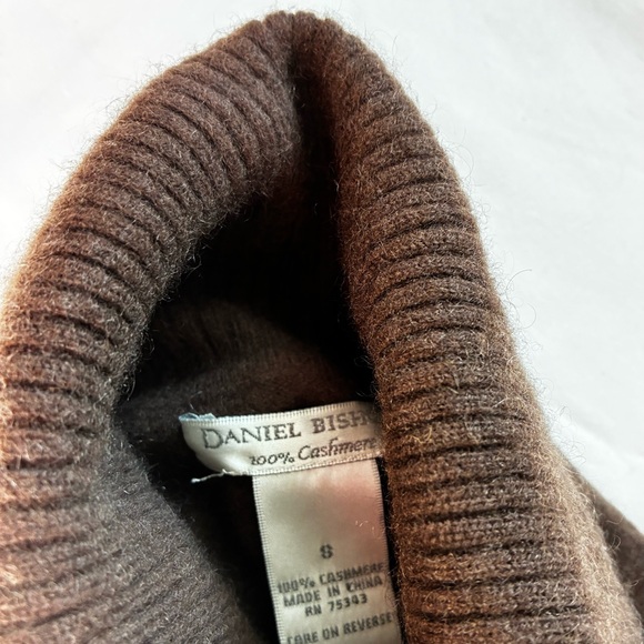 100% Cashmere Brown Turtleneck Sweater Classic Winter Essential - Picture 4 of 4